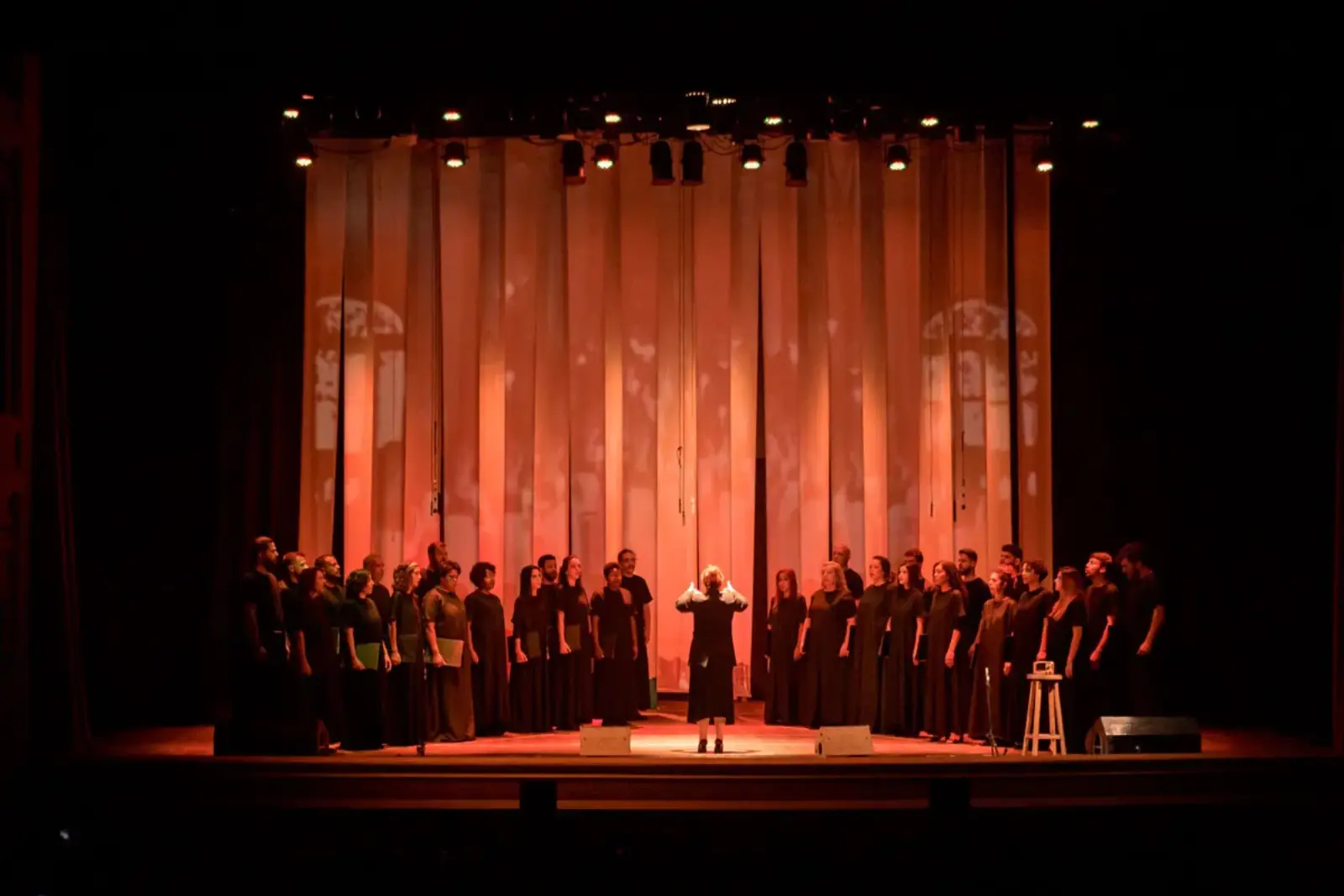 Choir performance on the Kino Events House stage
